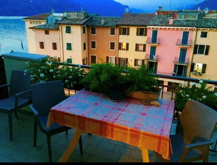 Casa Elvira Apartment Brenzone sul Garda Bagian luar foto
