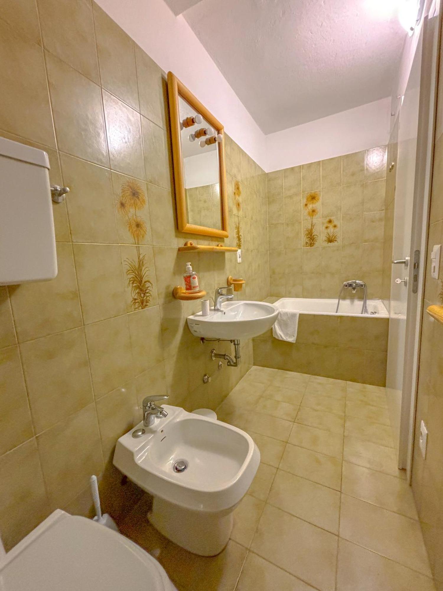Casa Elvira Apartment Brenzone sul Garda Bagian luar foto