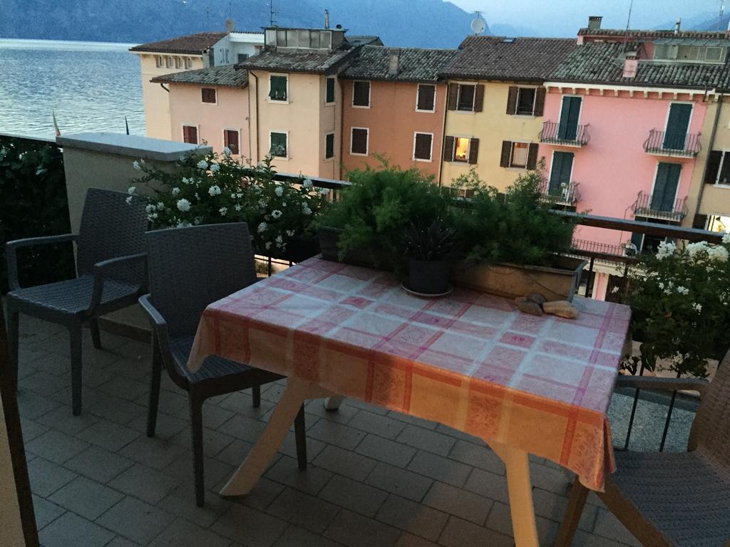 Casa Elvira Apartment Brenzone sul Garda Bagian luar foto