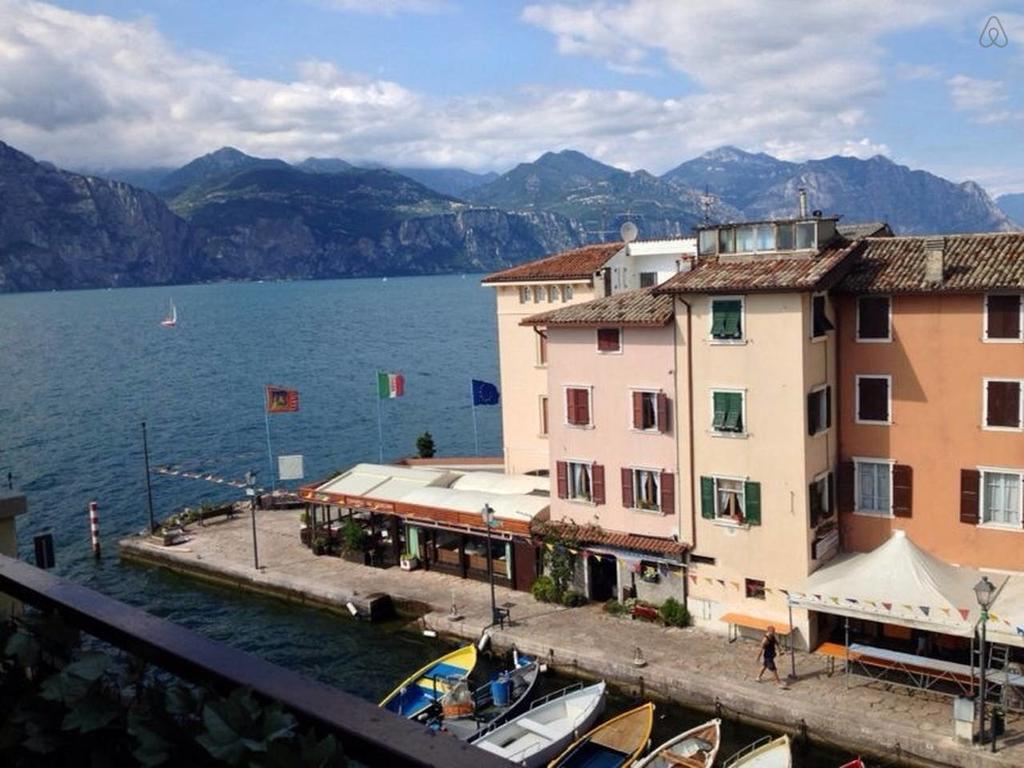 Casa Elvira Apartment Brenzone sul Garda Bagian luar foto